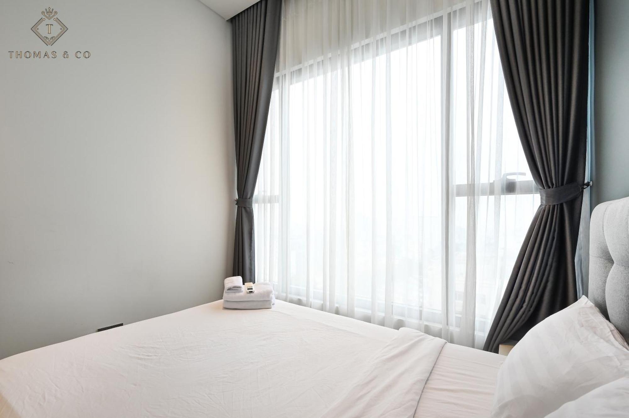 The Fabulous Marq - Host By Thomas Apartamento