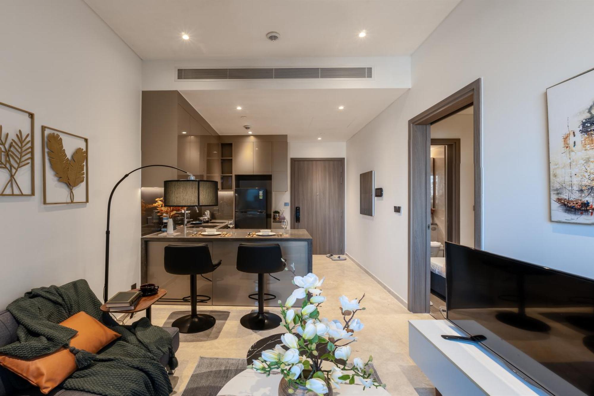 The Fabulous Marq - Host By Thomas Apartamento *